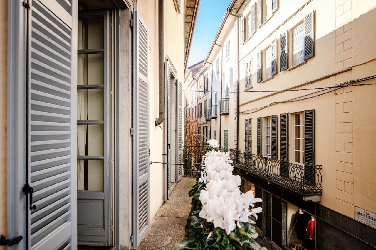 La Finestra Sul Duomo - The House Of Travelers Apartment Como Exterior photo